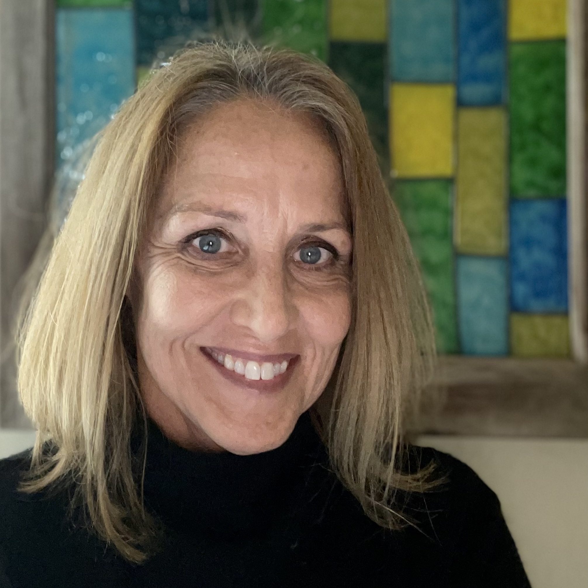 kim-headshot-22–circle